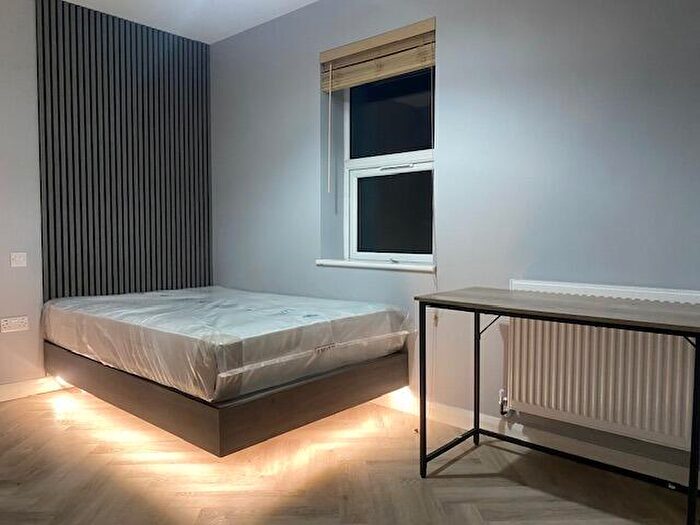 1 Bedroom Flat To Rent In Essex Street, Reading, Berkshire, RG2