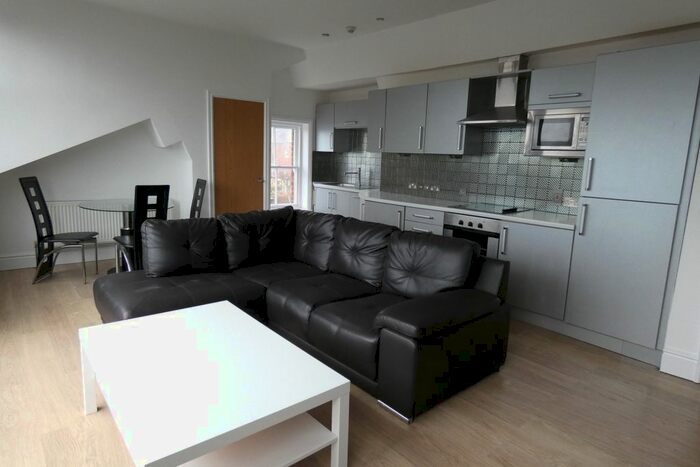 2 Bedroom Flat To Rent In West Cliff, Preston, PR1