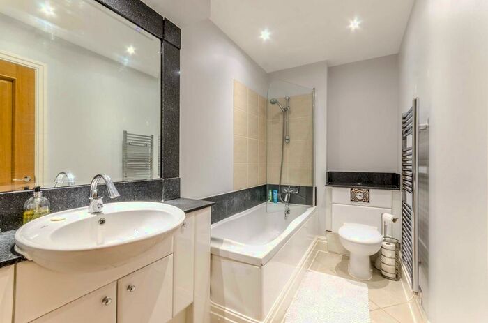 2 Bedroom Flat To Rent In Tudor Street, City, London, EC4Y