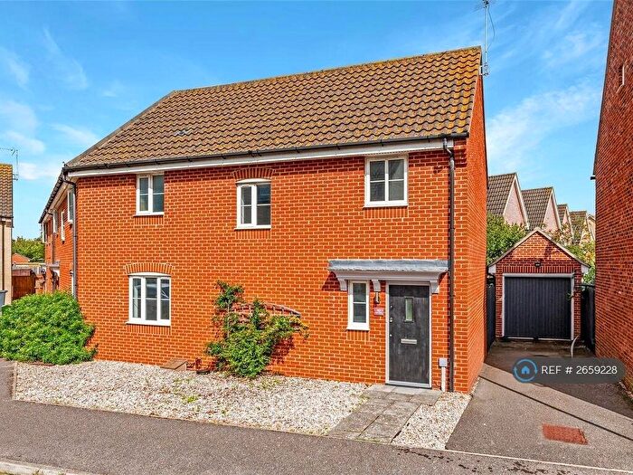 3 Bedroom Semi-Detached House To Rent In Roberts Close, Kesgrave, Ipswich, IP5