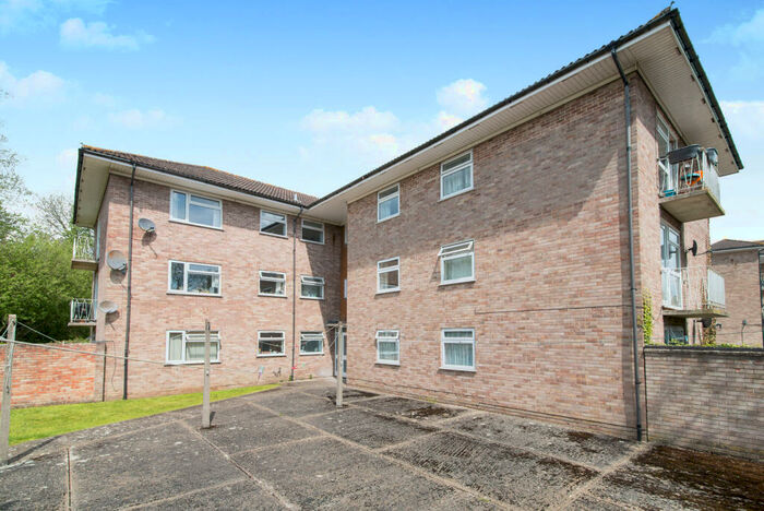 2 Bedroom Apartment To Rent In Tadley, RG26