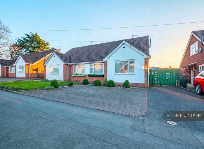 3 Bedroom Bungalow To Rent In Hall Lane, Coventry, CV2