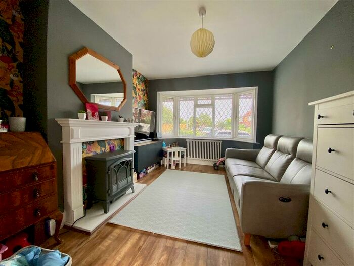 3 Bedroom House To Rent In Sompting Road, Worthing, BN14