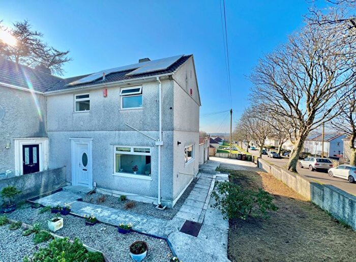 3 Bedroom Semi-Detached House For Sale In West Malling Avenue, Plymouth, PL5