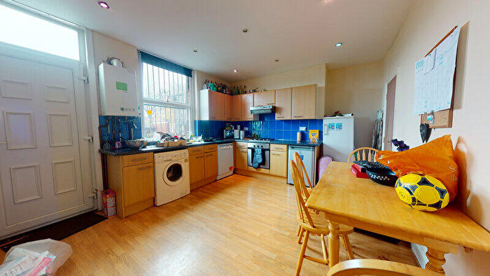 4 Bedroom Terraced House To Rent In Hartley Avenue, Woodhouse, Leeds, LS6