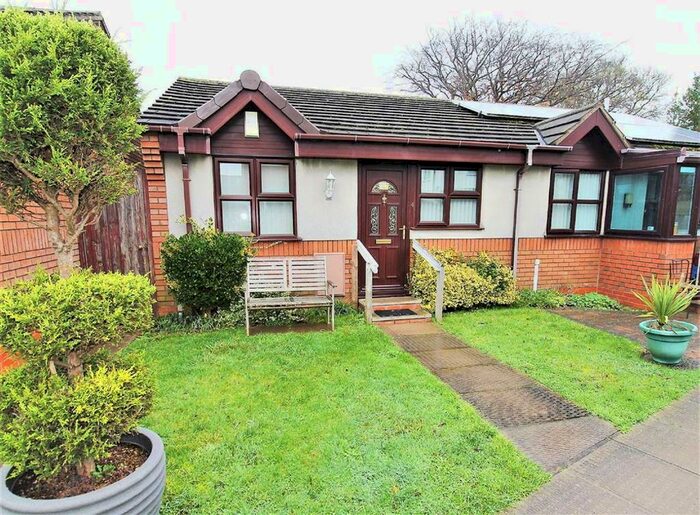 Houses for sale & to rent in DY3 1NE, Hill Close, Sedgley Dudley