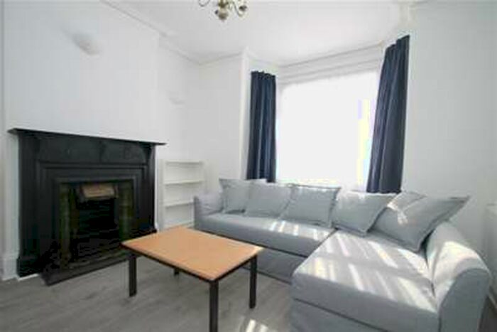 3 Bedroom House To Rent In Courthill Road, Lewisham SE13