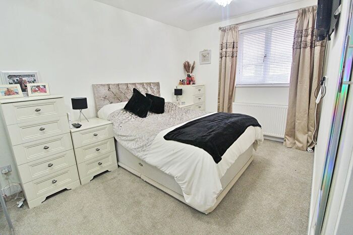 3 Bedroom End Of Terrace House For Sale In Bliss Close, Waterlooville, PO7