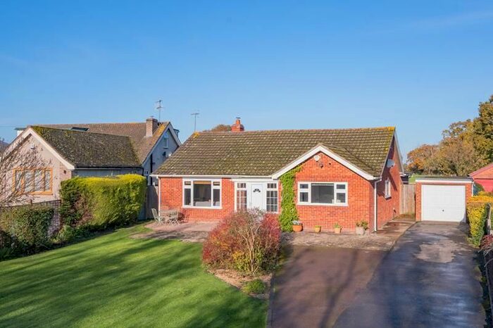 3 Bedroom Bungalow For Sale In Hethersett, Gilberts End, Hanley Castle, Worcestershire, WR8