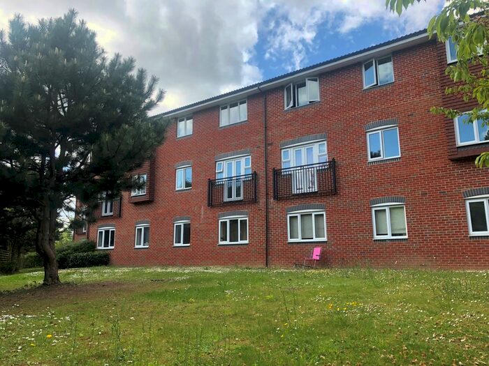 2 Bedroom Flat To Rent In Kiln Way, Dunstable, LU5