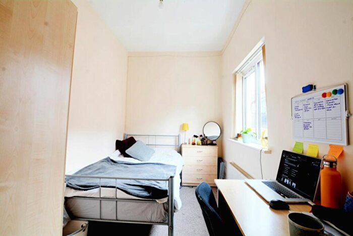 5 Bedroom Terraced House To Rent In Peveril Street, Nottingham, NG7
