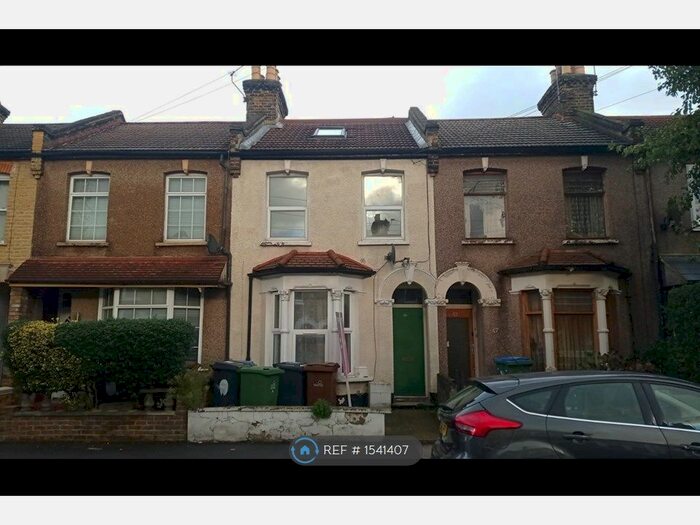 2 Bedroom Flat To Rent In Cheneys Road, London, E11