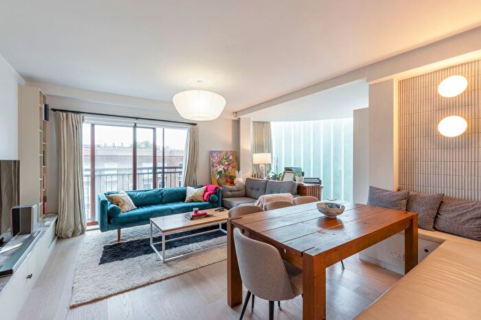 2 Bedroom Flat For Sale In Graham Street, Angel, N1