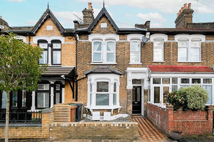 2 Bedroom Flat For Sale In Cairo Road, Walthamstow, E17