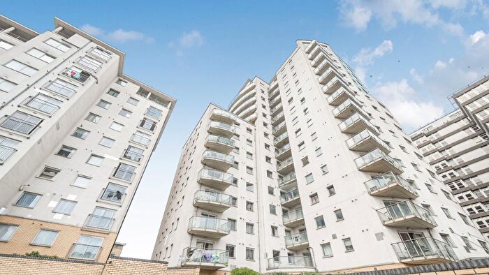 1 Bedroom Flat For Sale In Thames View, IG1