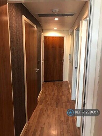 2 Bedroom Flat To Rent In Leeds Road, Bradford, BD1