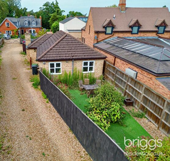 2 Bedroom Detached Bungalow For Sale In Suttons Lane, Deeping Gate, Market Deeping, PE6