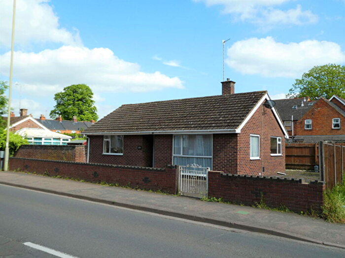 2 Bedroom Detached Bungalow For Sale In Middleton Road, Banbury, OX16