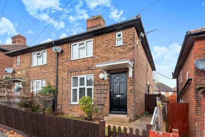 3 Bedroom Semi-Detached House To Rent In High Wycombe, Buckinghamshire, HP12