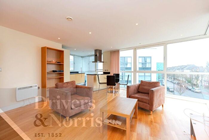 3 Bedroom Apartment To Rent In Drayton Park, Highbury, London, N5