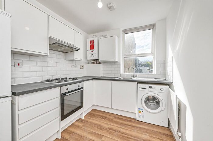 2 Bedroom Flat To Rent In Hill House, Edgeley Road, London, SW4