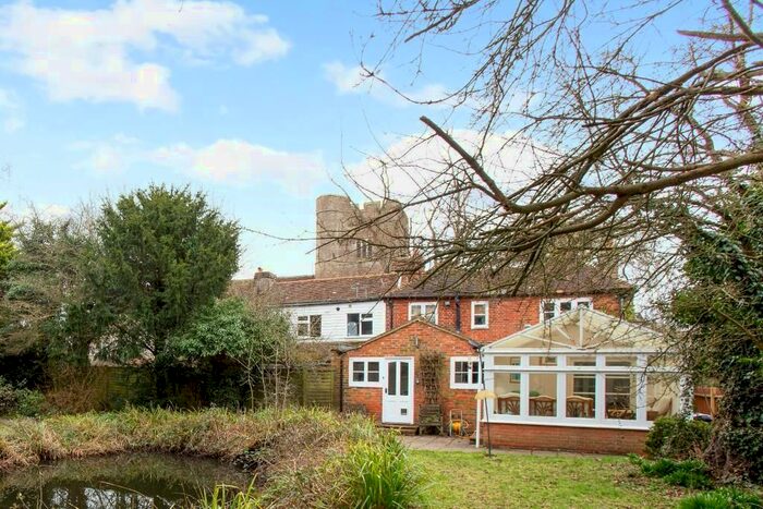 3 Bedroom Semi-Detached House For Sale In Church Walk, Headcorn, Kent, TN27