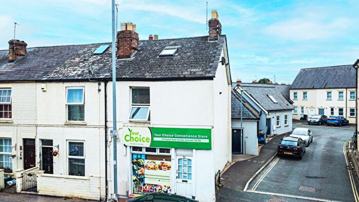 1 Bedroom Maisonette For Sale In Kingston Road, Taunton, Somerset, TA2