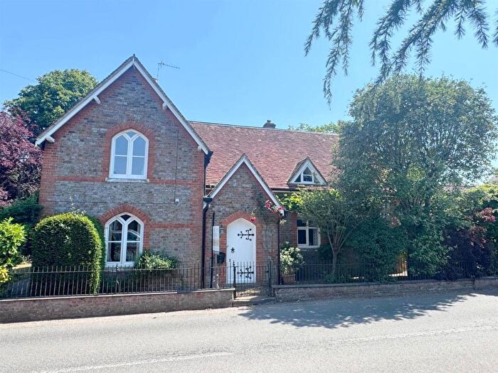 4 Bedroom Detached House For Sale In High Street, Chieveley, Newbury, RG20