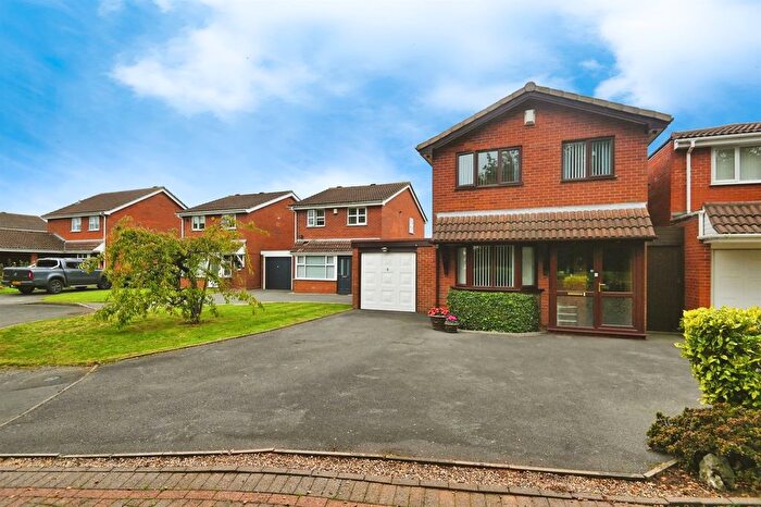 3 Bedroom Detached House For Sale In Devereux Close, Birmingham, B36