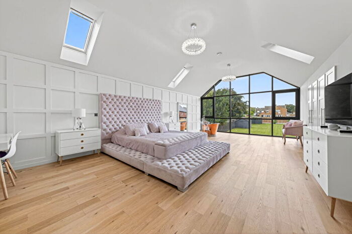 5 Bedroom Detached House For Sale In Poplars Farm Road, Barton Seagrave, NN15