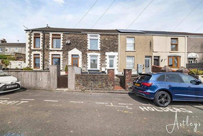 3 Bedroom Terraced House For Sale In Dinas Street, Plasmarl, Swansea, SA6