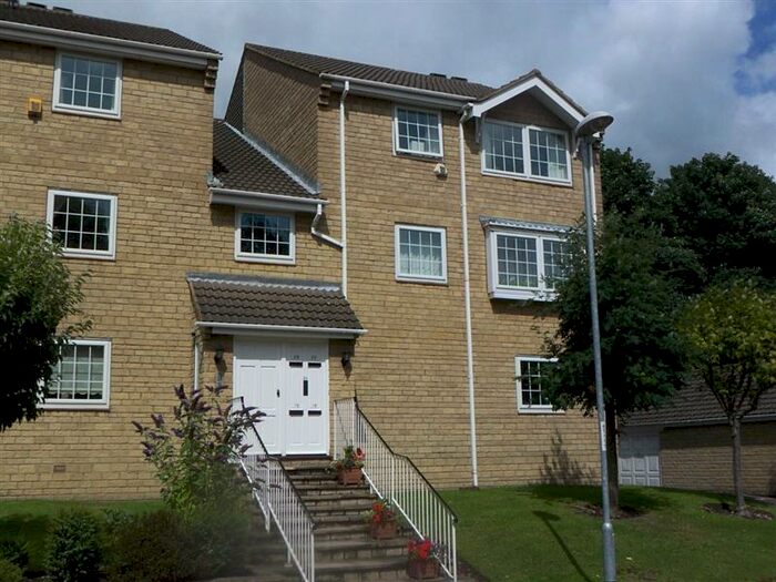 2 Bedroom Flat To Rent In The Court, Alwoodley, Leeds, LS17