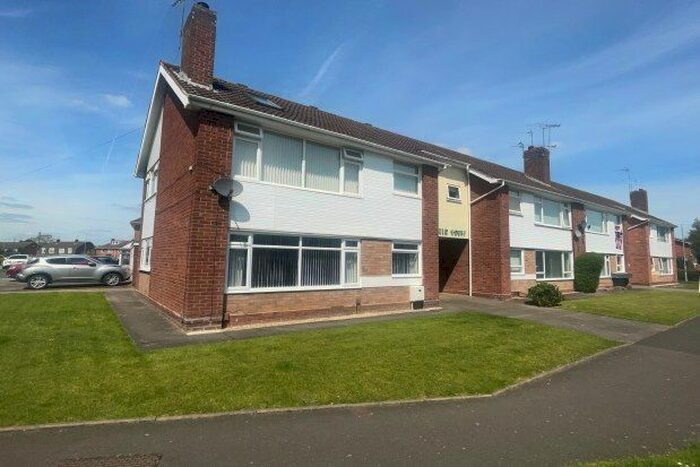 2 Bedroom Flat To Rent In Springfield Lane, Wolverhampton, WV10