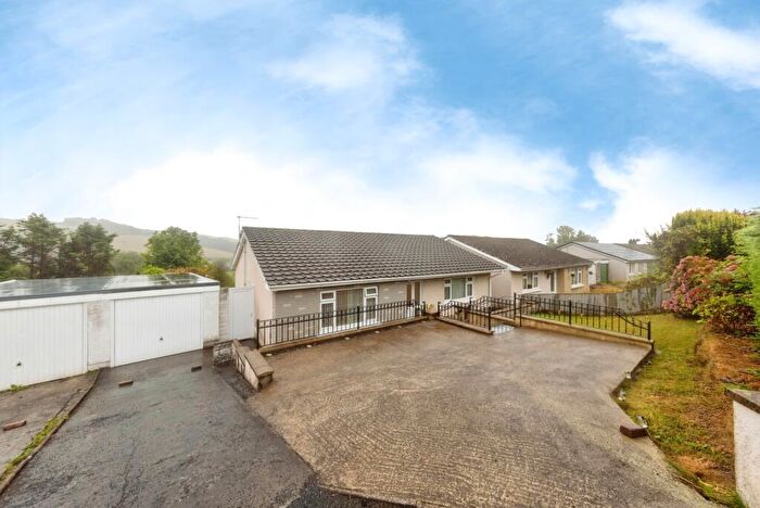 3 Bedroom Bungalow For Sale In Bron Y Glyn Estate, Bronwydd Arms, Carmarthen, SA33