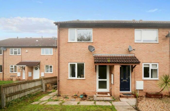 2 Bedroom Property To Rent In Welland Close, Taunton, TA1