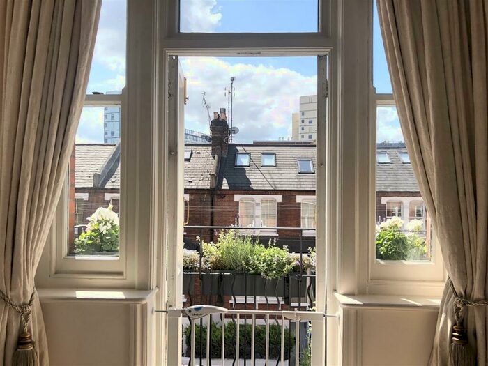 2 Bedroom Flat To Rent In Albert Palace Mansions, Lurline Gardens, London, SW11