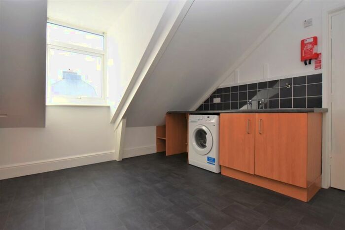 1 Bedroom Flat To Rent In Benbow Street, Stoke, PL2