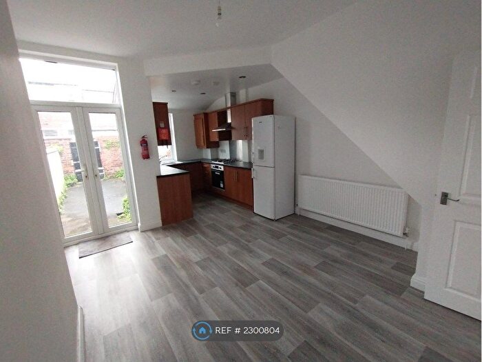 2 Bedroom Terraced House To Rent In Thornton Road, Manchester, M14