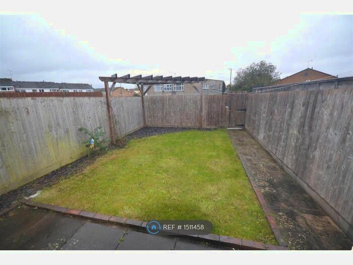 3 Bedroom Semi-Detached House To Rent In Dillotford Avenue, Coventry, CV5