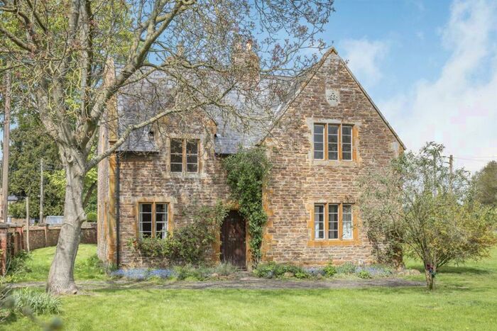 3 Bedroom Detached House For Sale In Church Street, Watford, Northamptonshire, NN6