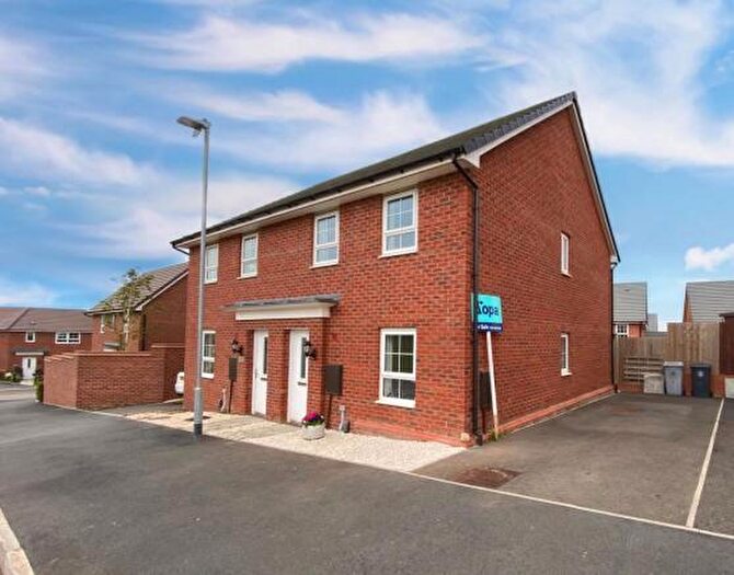 3 Bedroom Semi Detached House To Rent In Helmsley Road, Grantham, NG31