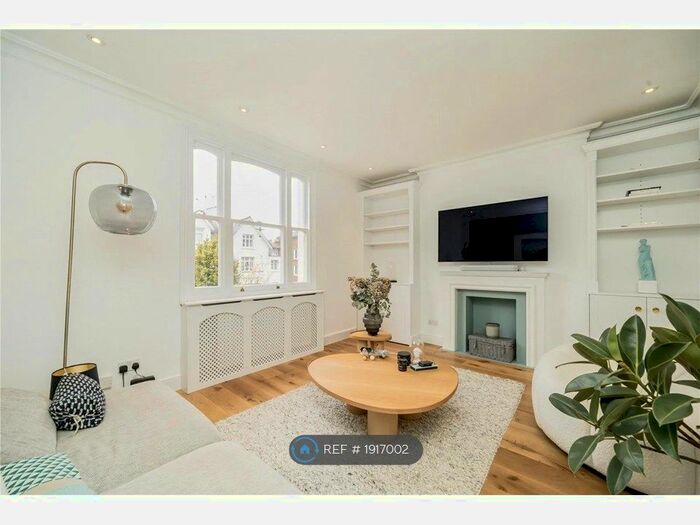 2 Bedroom Maisonette To Rent In St. Stephens Avenue, London, W12
