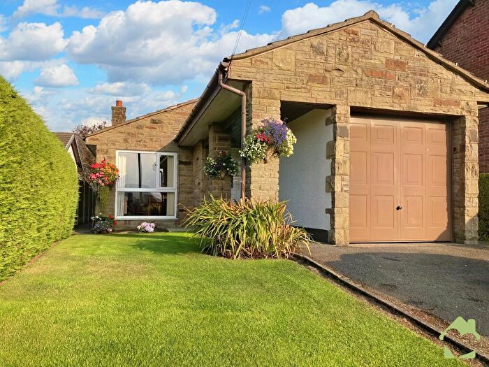 3 Bedroom Detached Bungalow For Sale In Woodplumpton Road, Preston, PR4