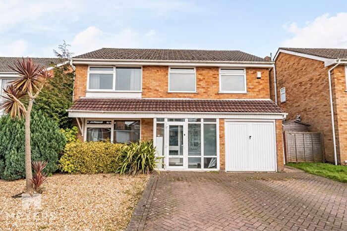 4 Bedroom Detached House For Sale In Wollaton Road, Ferndown, BH22