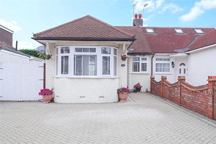 3 Bedroom Bungalow For Sale In Villiers Avenue, Twickenham, TW2