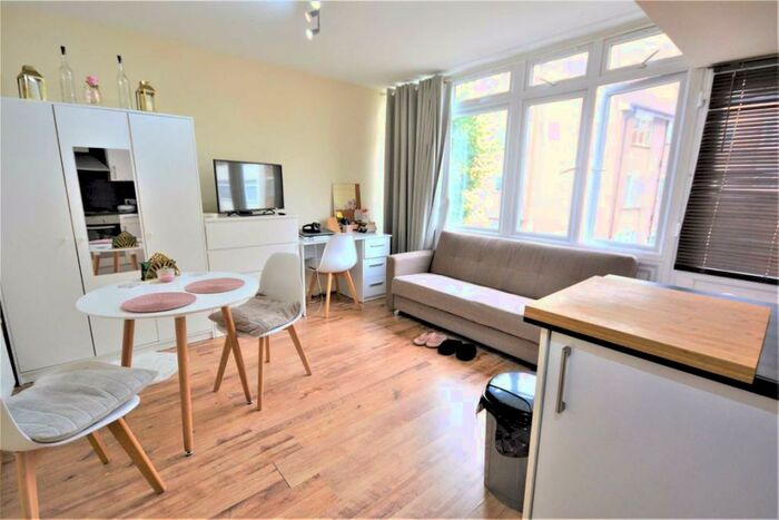 1 Bedroom Flat To Rent In Highfield Road, London, NW11