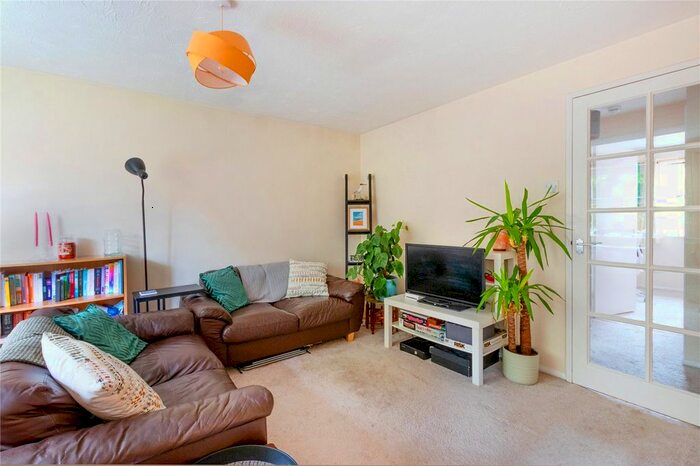 1 Bedroom Flat To Rent In Henry Doulton Drive, London, SW17