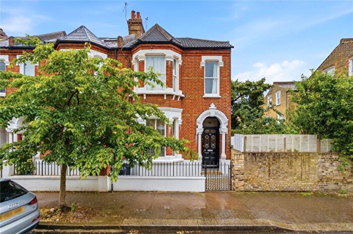 2 Bedroom Apartment For Sale In Broxash Road, SW11