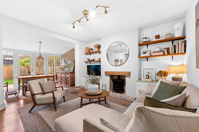 1 Bedroom Apartment For Sale In Ashley Road, Walton-on-Thames, KT12