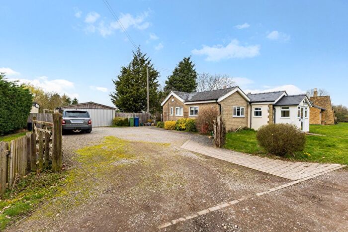 3 Bedroom Bungalow For Sale In Furzens Lane, Elmstone Hardwicke, Cheltenham, Gloucestershire, GL51